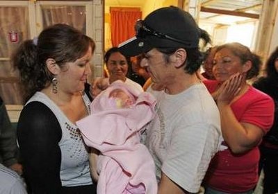 Các thợ mỏ Chile bí mật xuất viện - 1 Các thợ mỏ Chile bí mật xuất viện - 1