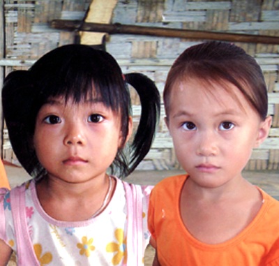 Cậu bé dân tộc thiểu số không biết bơi cứu 2 em nhỏ thoát chết đuối - 2 Cậu bé dân tộc thiểu số không biết bơi cứu 2 em nhỏ thoát chết đuối - 2