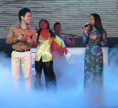 “Sao” quy tụ trong đêm nhạc sinh viên - 1