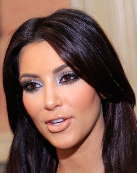 Kim Kardashian khoe vòng ba nảy nở trong tiệc sinh nhật - 7