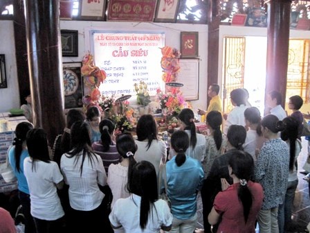 Tuần thất thứ 6: Khóe mắt lại cay khi nghe bài hát “Phút cuối bên con”  - 1