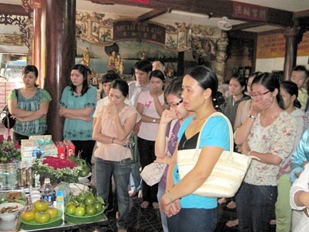 Tuần thất thứ 6: Khóe mắt lại cay khi nghe bài hát “Phút cuối bên con”  - 2