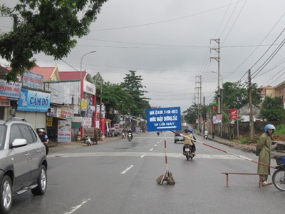 Điều máy bay từ Hà Nội vào ứng cứu dân vùng lũ - 4