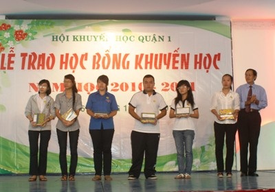 TPHCM: 168 suất học bổng cho HS, SV nghèo vượt khó - 1