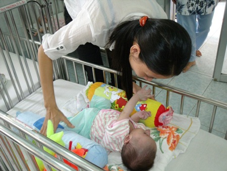 Vui sướng, hạnh phúc khi đến thăm bé Nhân Nghĩa - 2