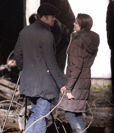 Brad Pitt - Angelina tình cảm tại phim trường - 3 Brad Pitt - Angelina tình cảm tại phim trường - 3