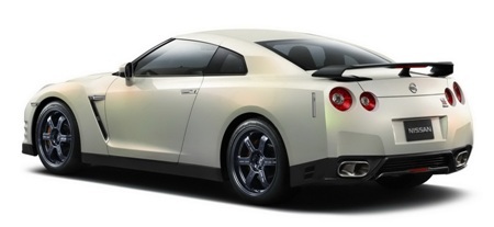 Bất ngờ Nissan GT-R phiên bản 2012 - 11