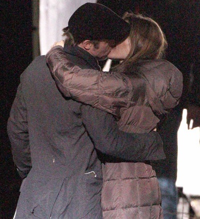 Brad Pitt - Angelina tình cảm tại phim trường - 2 Brad Pitt - Angelina tình cảm tại phim trường - 2