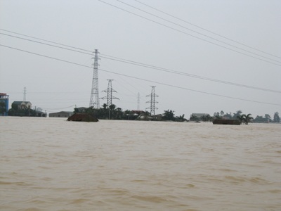 Xác định danh tính các nạn nhân vụ lật xe khách - 6