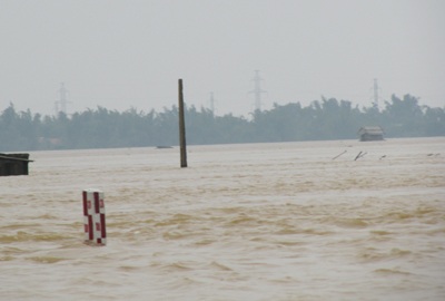 Xác định danh tính các nạn nhân vụ lật xe khách - 10