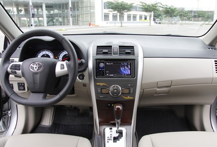 Toyota Việt Nam ra mắt Corolla Altis phiên bản mới - 11 Toyota Việt Nam ra mắt Corolla Altis phiên bản mới - 11