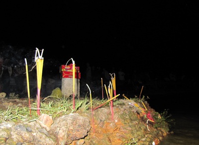 Thấp thỏm đêm bên dòng sông Lam - 2