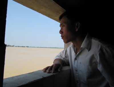 Anh chàng chăn vịt và kỳ tích cứu 6 người trong đêm lũ  - 4