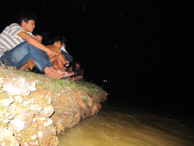 Thấp thỏm đêm bên dòng sông Lam - 6