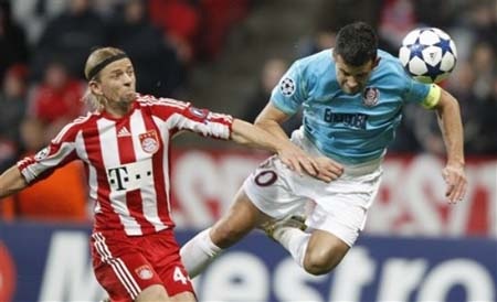 May mắn mỉm cười với Bayern, AS Roma thảm bại - 3