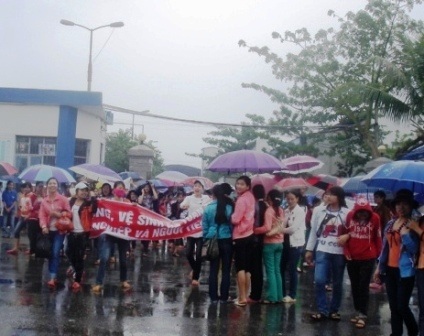 Công nhân công ty giày Sun Jade làm việc trở lại - 1