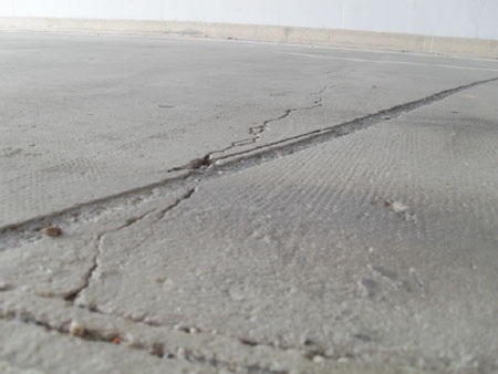 Nhếch nhác đại lộ hiện đại nhất Việt Nam - 12