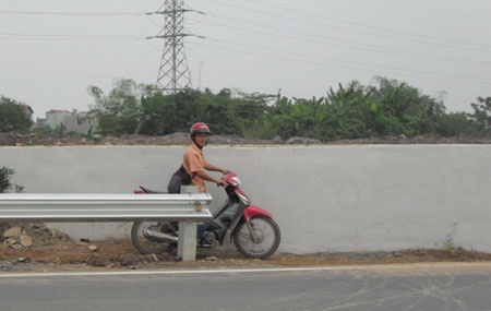 Nhếch nhác đại lộ hiện đại nhất Việt Nam - 15