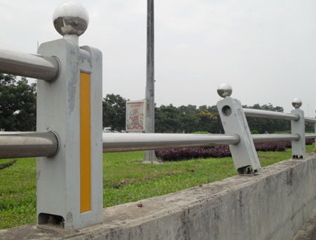 Nhếch nhác đại lộ hiện đại nhất Việt Nam - 5