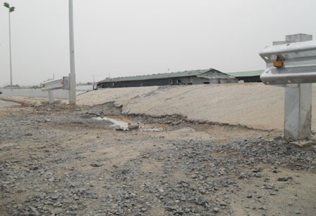 Nhếch nhác đại lộ hiện đại nhất Việt Nam - 7