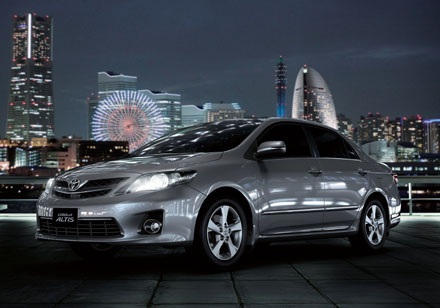 Toyota Việt Nam ra mắt Corolla Altis phiên bản mới - 2 Toyota Việt Nam ra mắt Corolla Altis phiên bản mới - 2