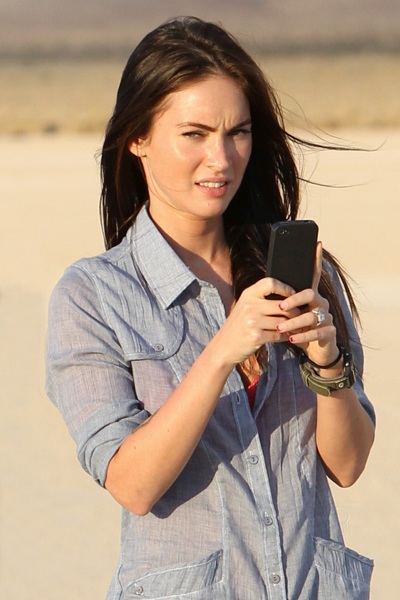 Megan Fox chơi với hổ - 6 Megan Fox chơi với hổ - 6