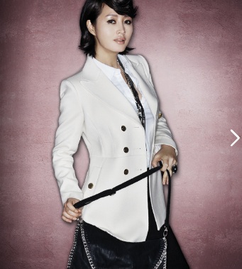 Kim Hye Soo đọ dáng với “đàn em” - 1 Kim Hye Soo đọ dáng với “đàn em” - 1
