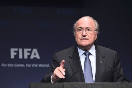 FIFA "treo giò" hàng loạt quan chức bị cáo buộc - 1