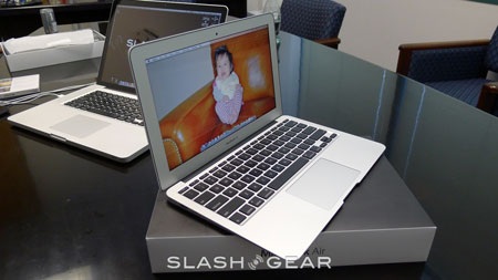 Đập hộp MacBook Air 2010 màn hình 11,6 inch - 9