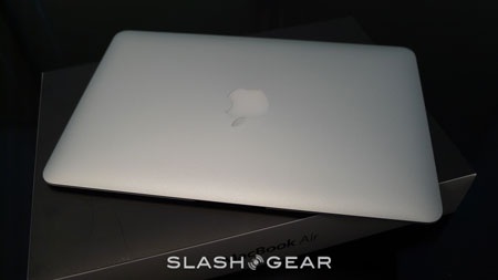 Đập hộp MacBook Air 2010 màn hình 11,6 inch - 12