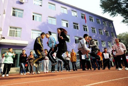 Trung Quốc: Mẹ và con học cùng lớp - 2 Trung Quốc: Mẹ và con học cùng lớp - 2