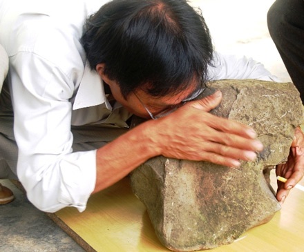 Phát hiện kèn đá cổ giống hình sọ người - 2