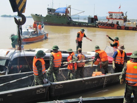 Tìm thấy 14 thi thể sau hơn 8 giờ nỗ lực trục vớt - 17