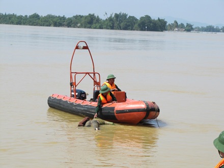Tìm thấy 14 thi thể sau hơn 8 giờ nỗ lực trục vớt - 16