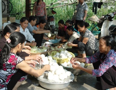 Cảm động những câu chuyện tình người trong lũ - 13