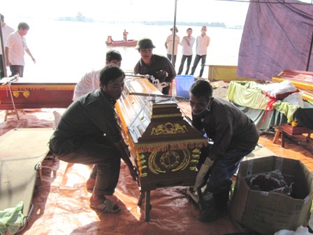 Tìm thấy 14 thi thể sau hơn 8 giờ nỗ lực trục vớt - 3