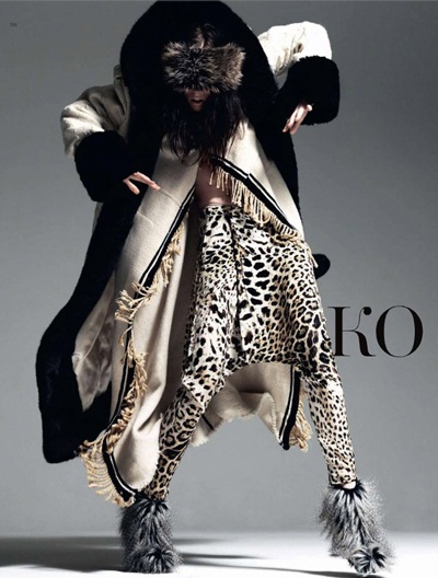 Coco Rocha “kỳ quái” trên Harper’s Bazaar  - 1