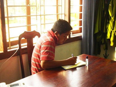 Kẻ trộm chó bị lộ vì đánh nhau trên đường tẩu thoát - 1