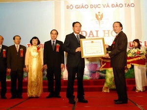 Ngành giáo dục cần chọn mục tiêu thi đua thiết thực  - 1