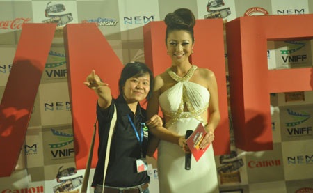 Teen “phát cuồng” với sao nơi thảm đỏ - 13 Teen “phát cuồng” với sao nơi thảm đỏ - 13