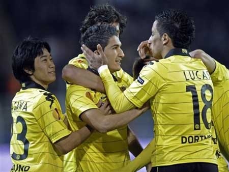 Vòng 9 Bundesliga: Nóng ở tốp đầu - 2 Vòng 9 Bundesliga: Nóng ở tốp đầu - 2