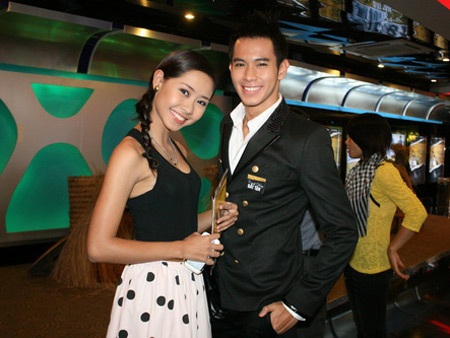 Dàn sao nô nức đi xem "Cánh Đồng Bất Tận" - 15