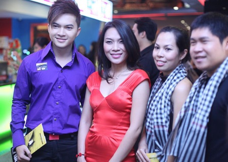 Dàn sao nô nức đi xem "Cánh Đồng Bất Tận" - 7