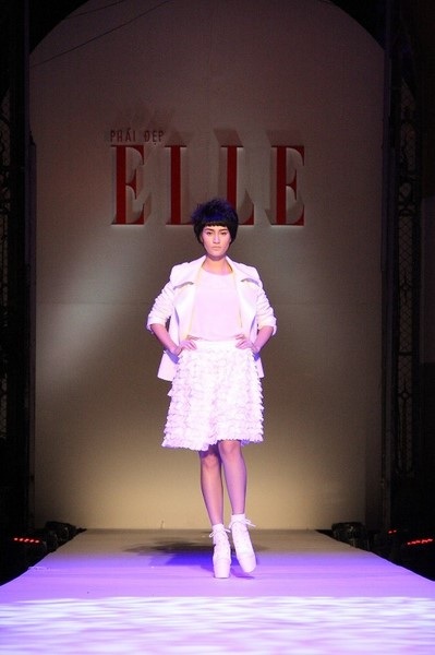 Màu trắng lên ngôi trong đêm thời trang Elle - 6