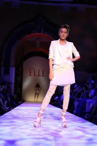 Màu trắng lên ngôi trong đêm thời trang Elle - 7