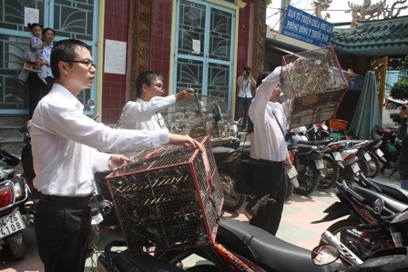 Chùm ảnh lễ cúng 49 ngày bé Nhân Ái  - 13