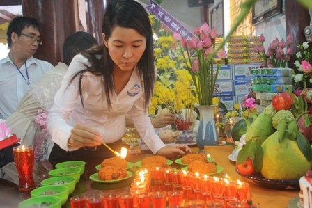 Chùm ảnh lễ cúng 49 ngày bé Nhân Ái  - 4