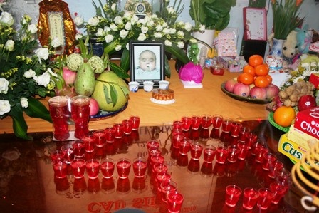 Gấp rút từng giờ lo lễ cho con - 1