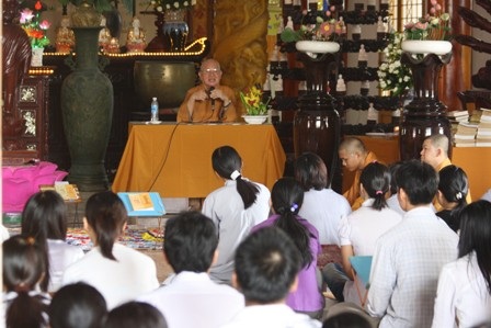 Chùm ảnh lễ cúng 49 ngày bé Nhân Ái  - 7