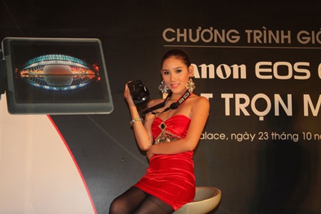 Canon ra mắt máy ảnh EOS 60D màn hình xoay - 1